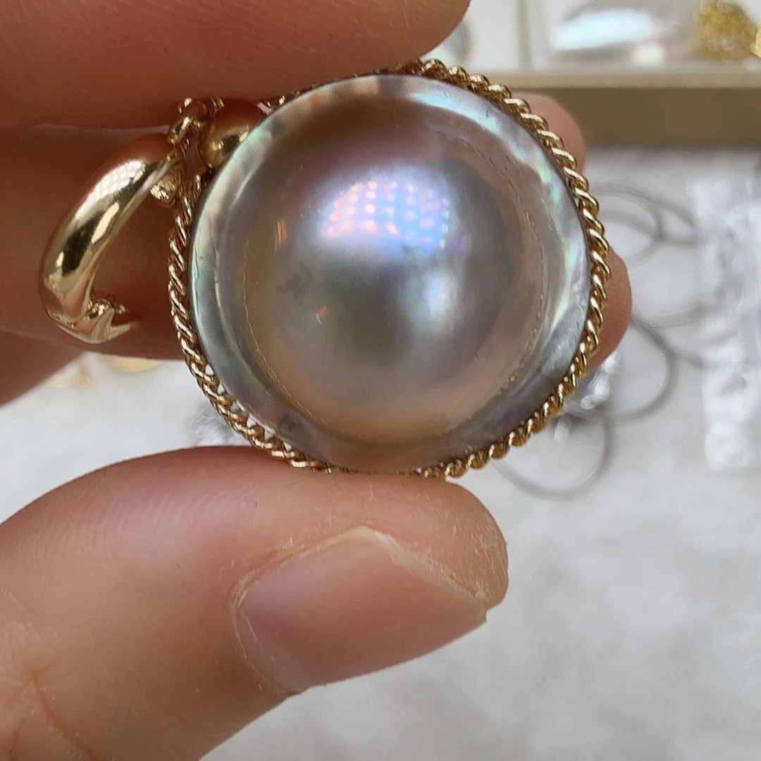 未镶嵌拼合珍珠（马贝珠）颈饰