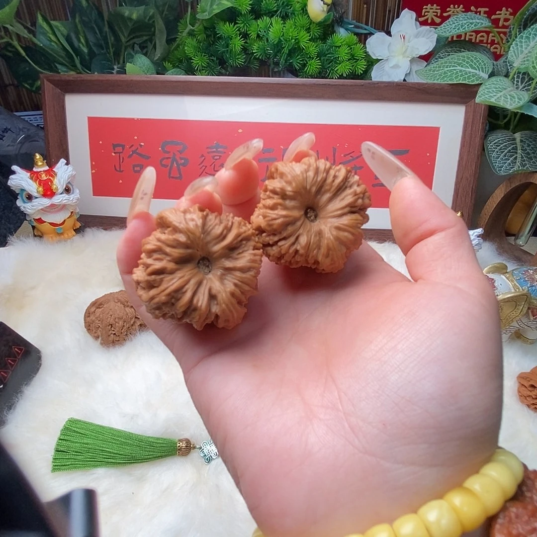 文玩核桃把件凹底南疆……