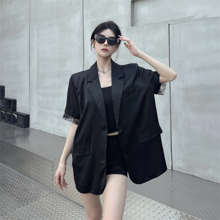设计感小众时尚轻熟风蕾丝拼接短袖西装外套百搭宽松垫肩西服上衣
