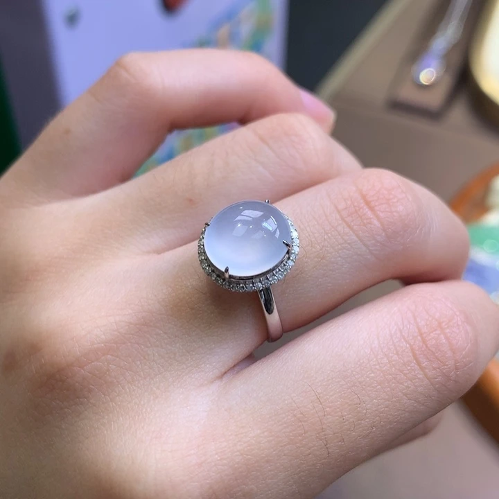 翡翠18K金镶嵌颈饰翡翠