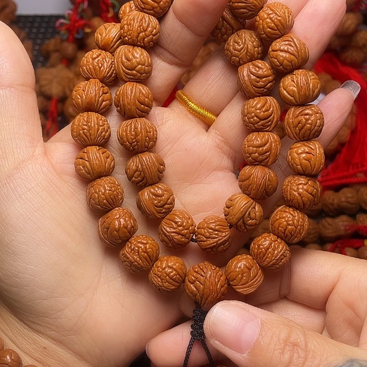 木质类龙纹桃枭挂件