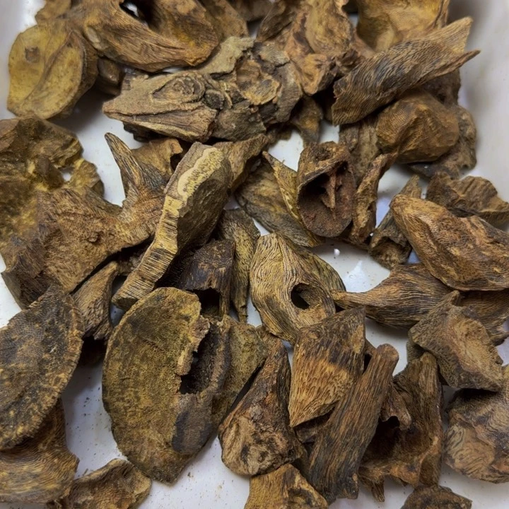 嗯***卜木手工艺雕塑根雕木方板材335克