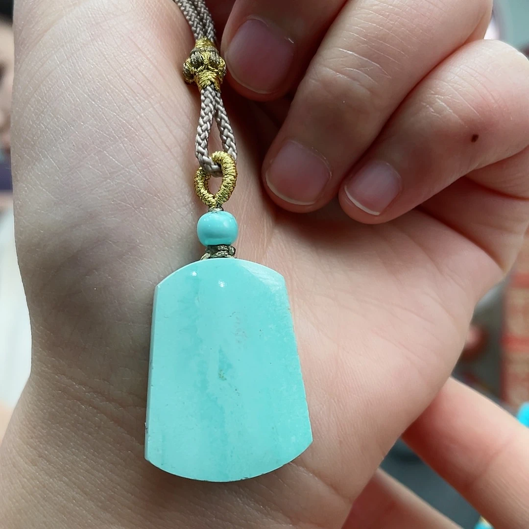 绿松石颈饰未镶嵌