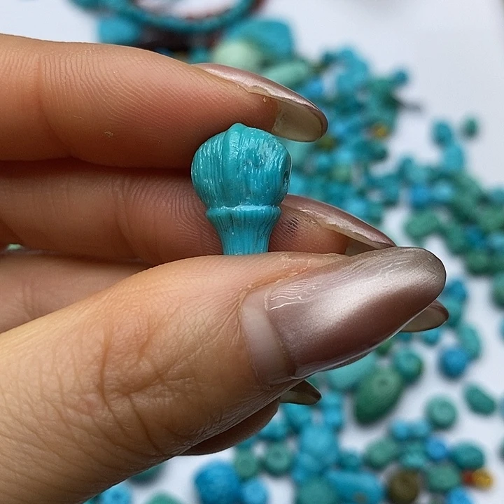 绿松石未镶嵌珠宝奇石