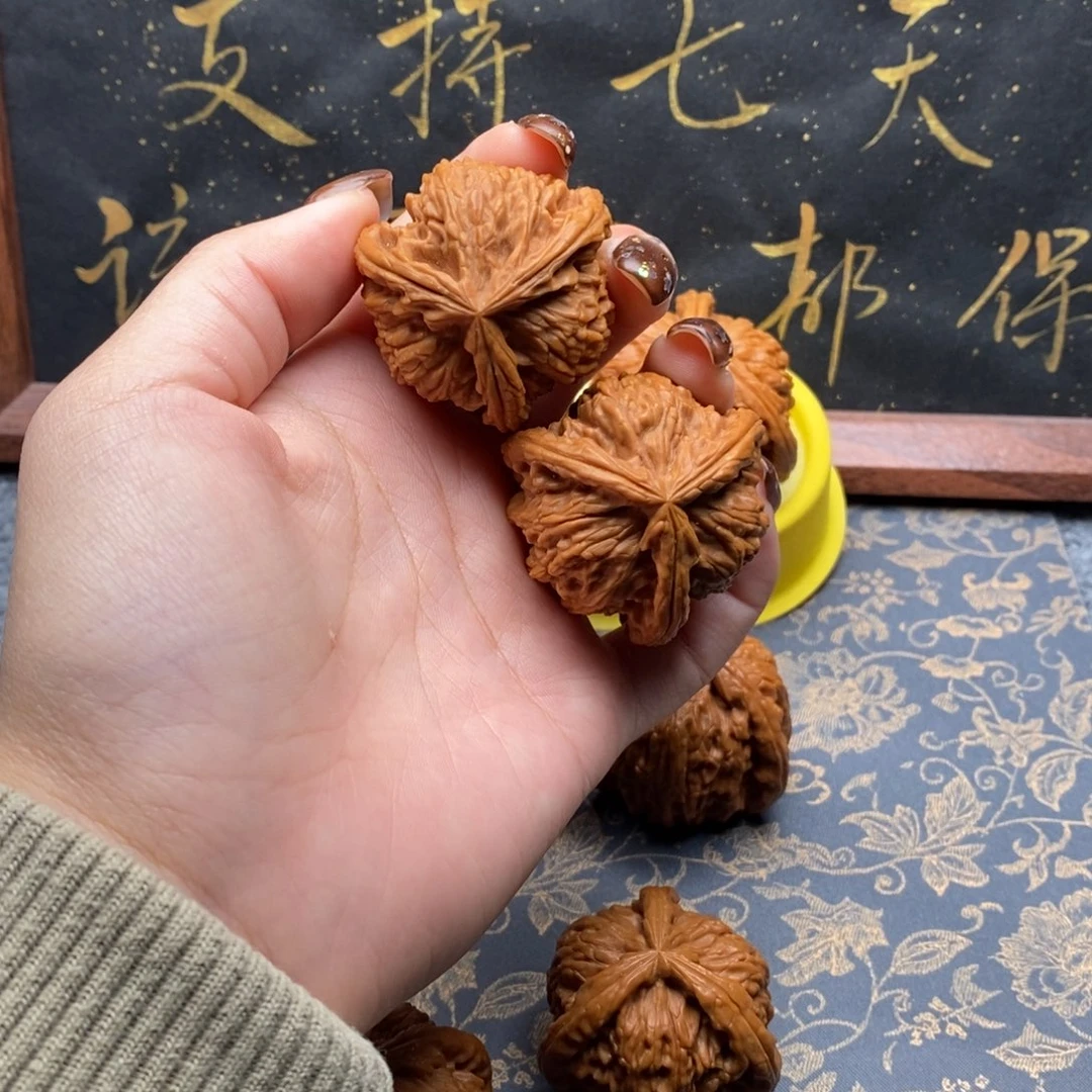 吊坠文玩核桃?白狮子