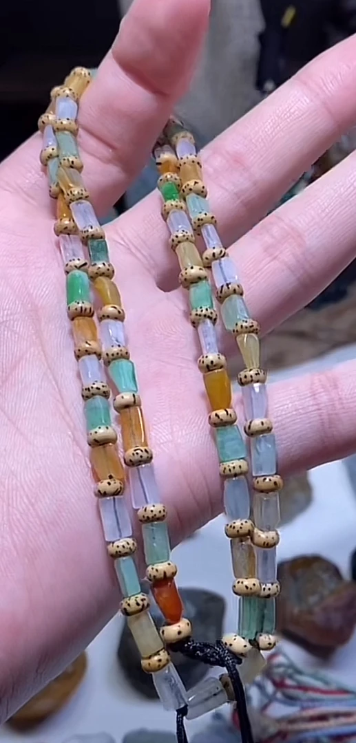 天然翡翠雕刻定制件