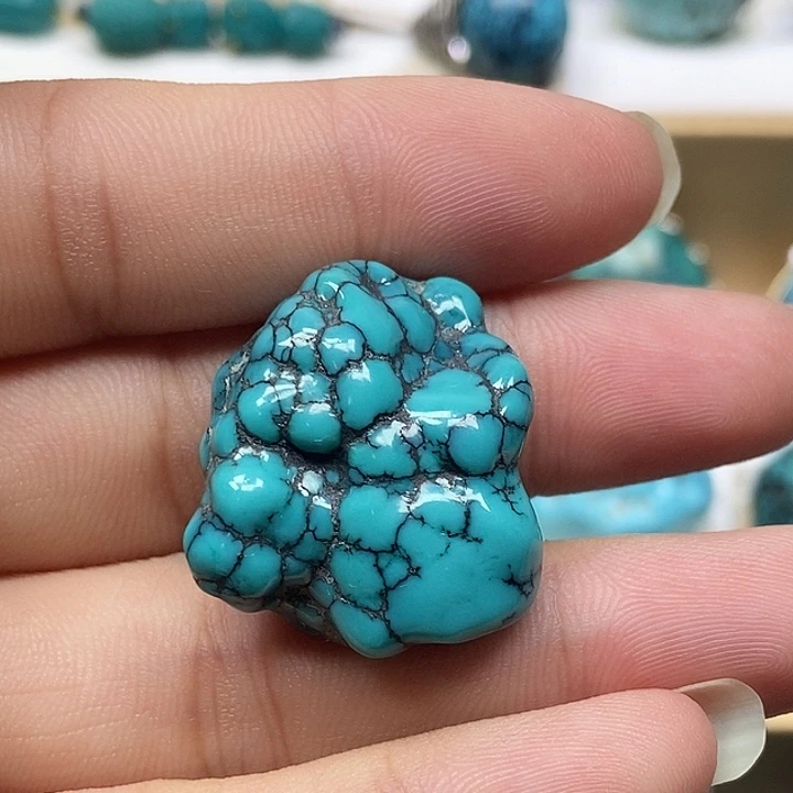 绿松石未镶嵌颈饰