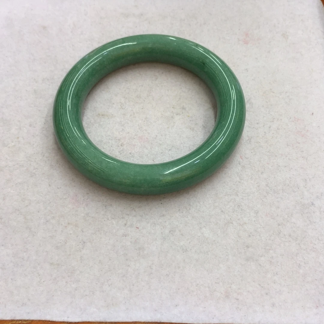 未镶嵌手镯石英质玉
