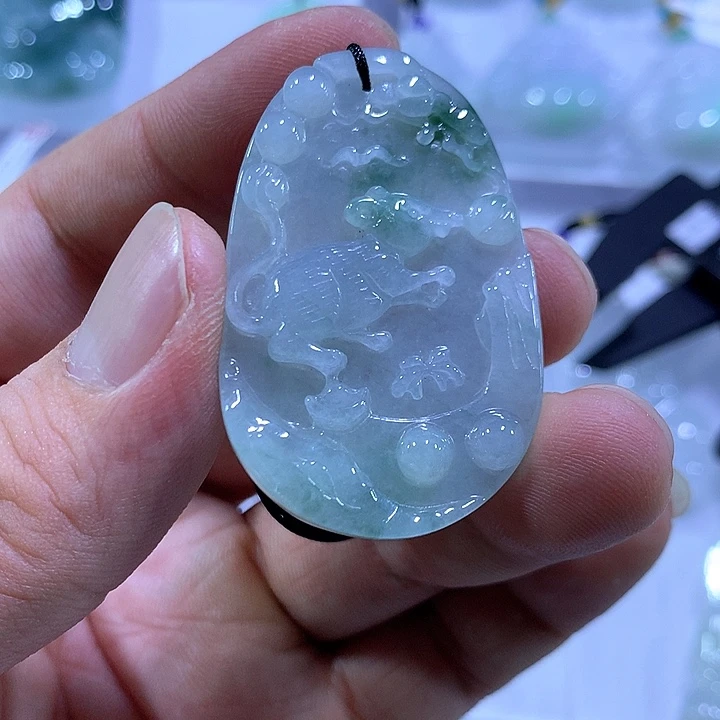 翡翠未镶嵌颈饰天然翡翠A货吊坠