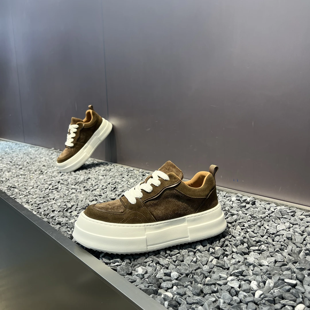 2025广州秋冬新款反毛皮增高厚底软底超轻百搭时尚低帮休闲男板鞋