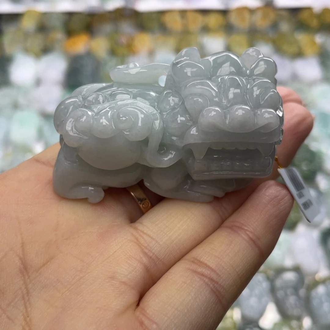 翡翠未镶嵌颈饰貔貅