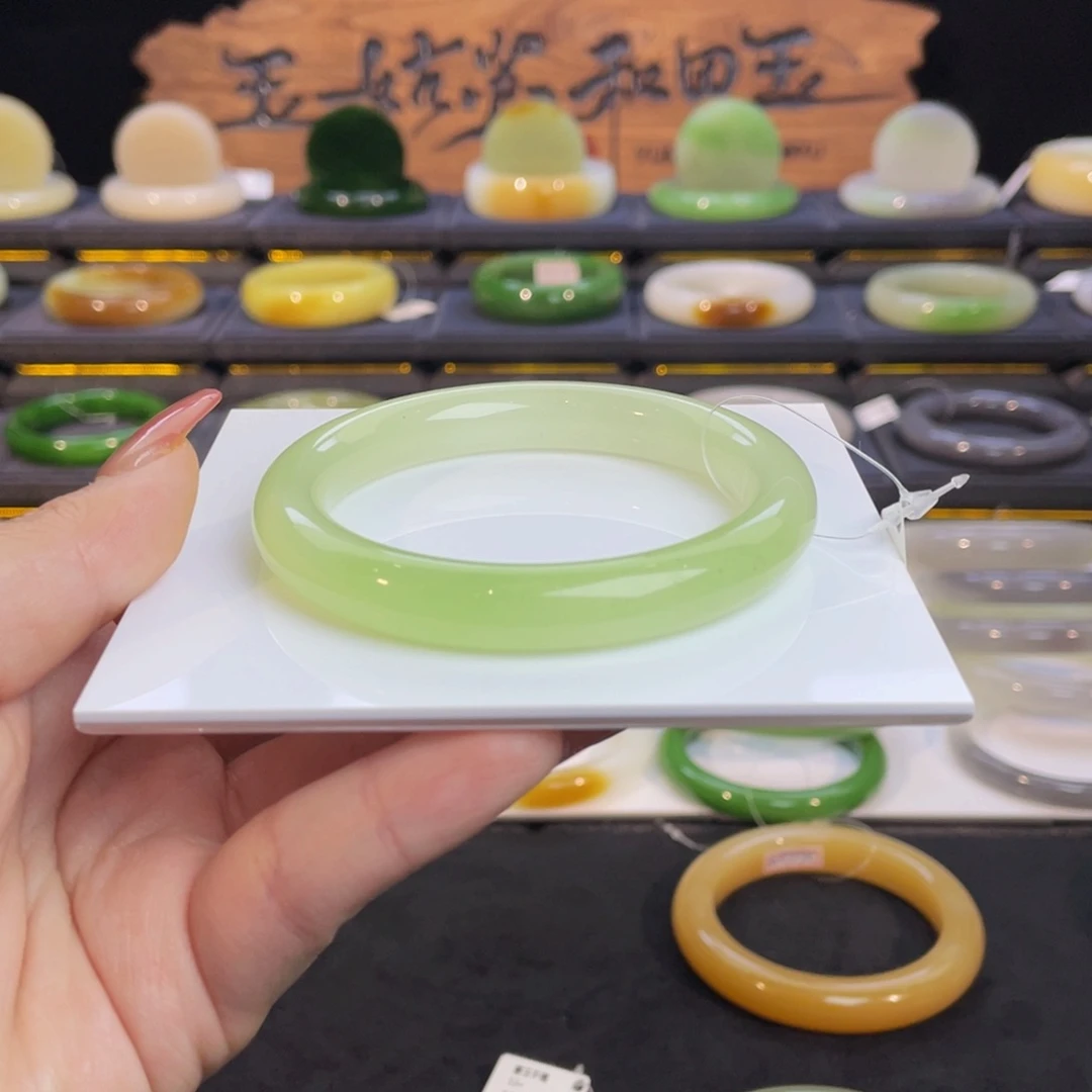 未镶嵌手镯和田玉高冰翠青手镯56