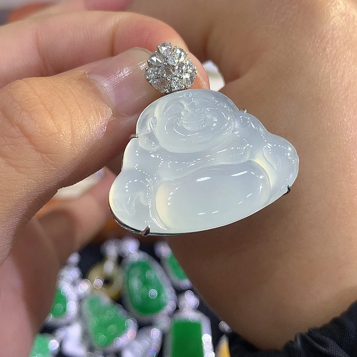 翡翠18K金镶嵌颈饰佛公