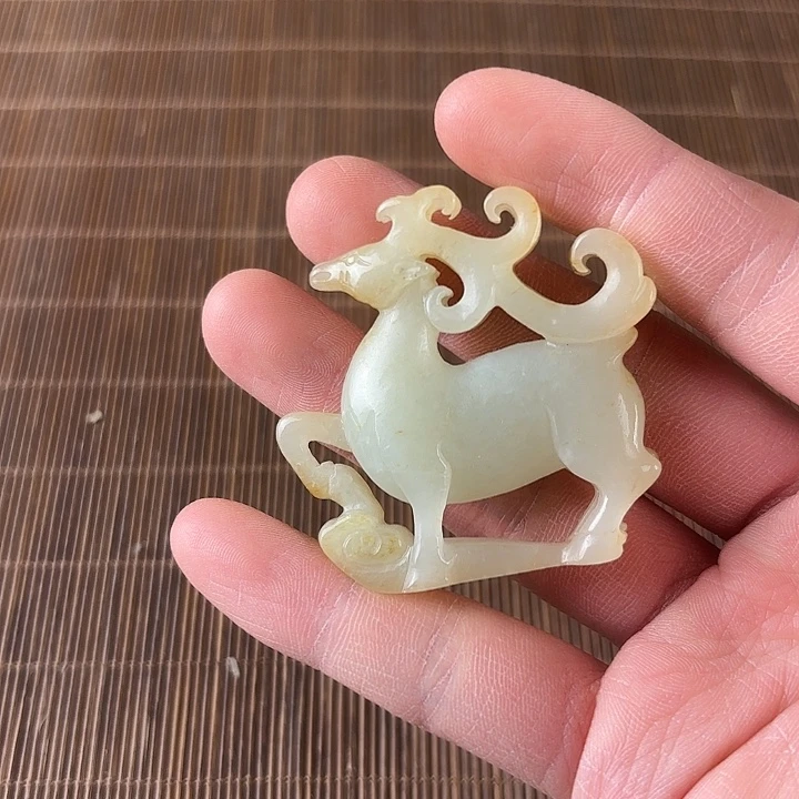 心***界和田玉未镶嵌挂件