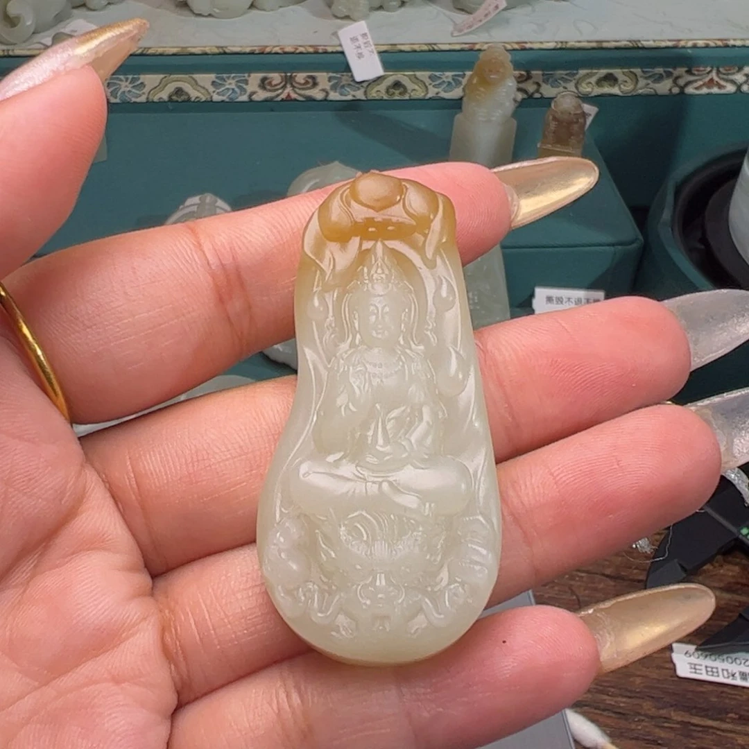 和田玉（糖玉）未镶嵌颈饰