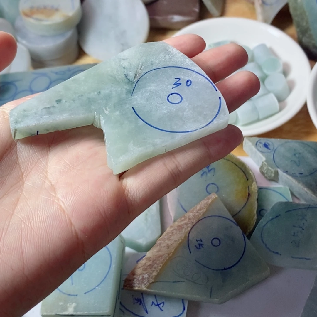念***.翡翠未镶嵌颈饰不包工