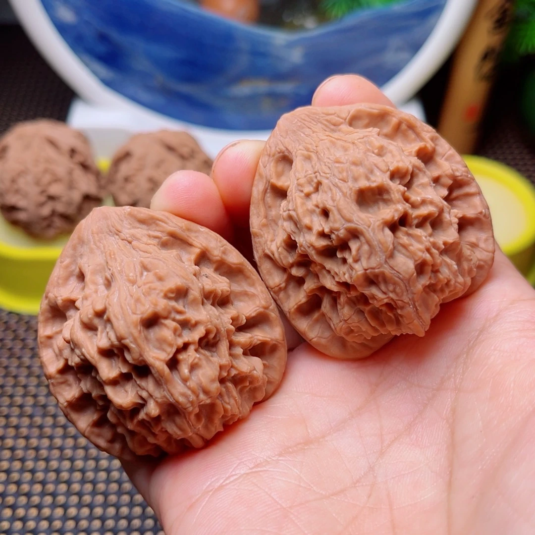 文玩核桃吊坠红狮子43