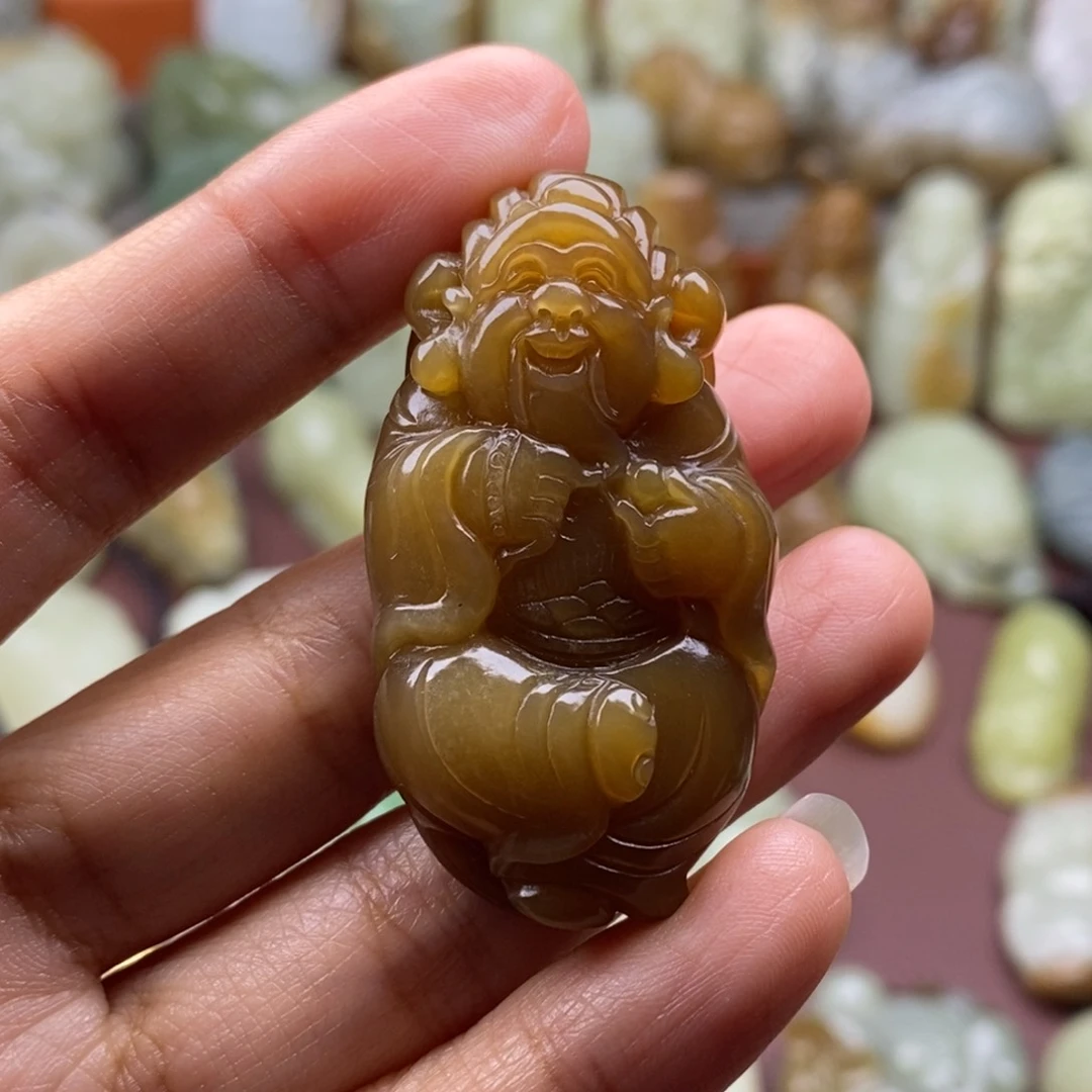 和田玉（糖玉）未镶嵌颈饰行**思