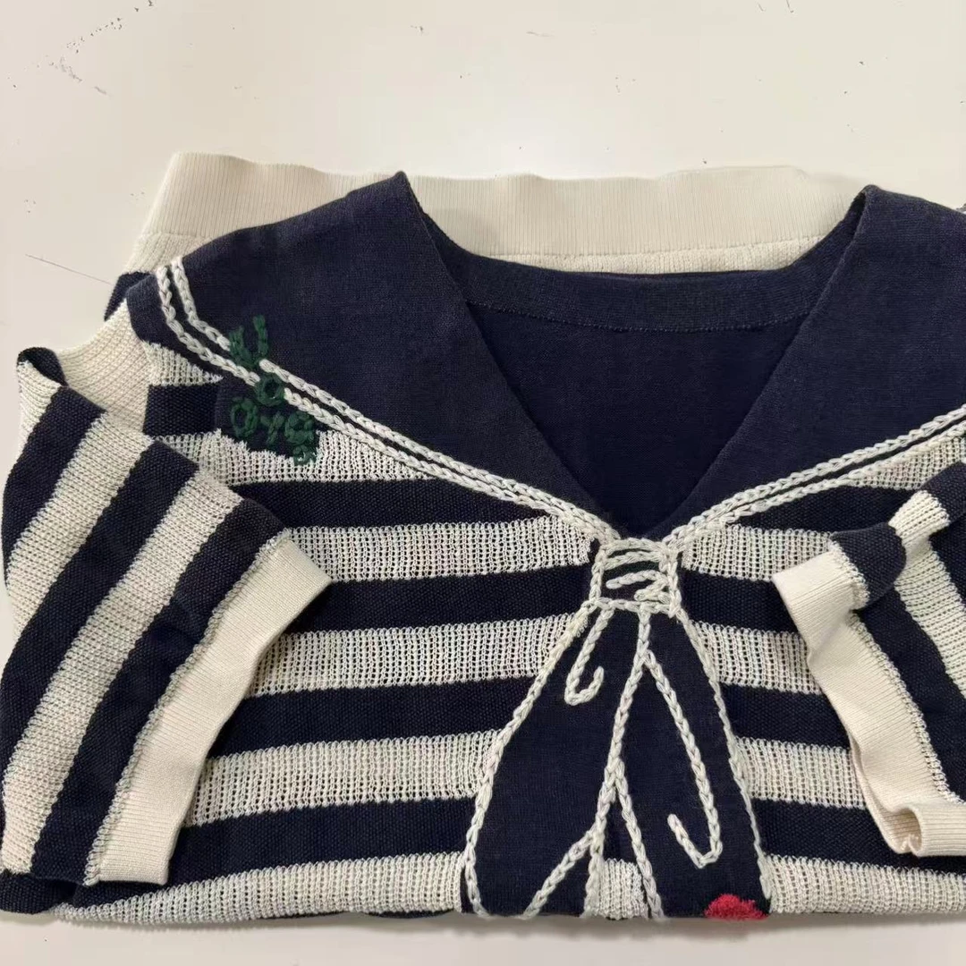 女士海军领结藏青条针织短袖