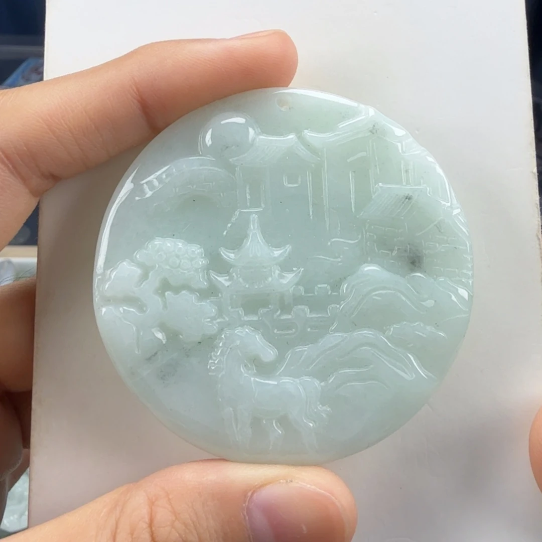 翡翠挂件未镶嵌翡翠