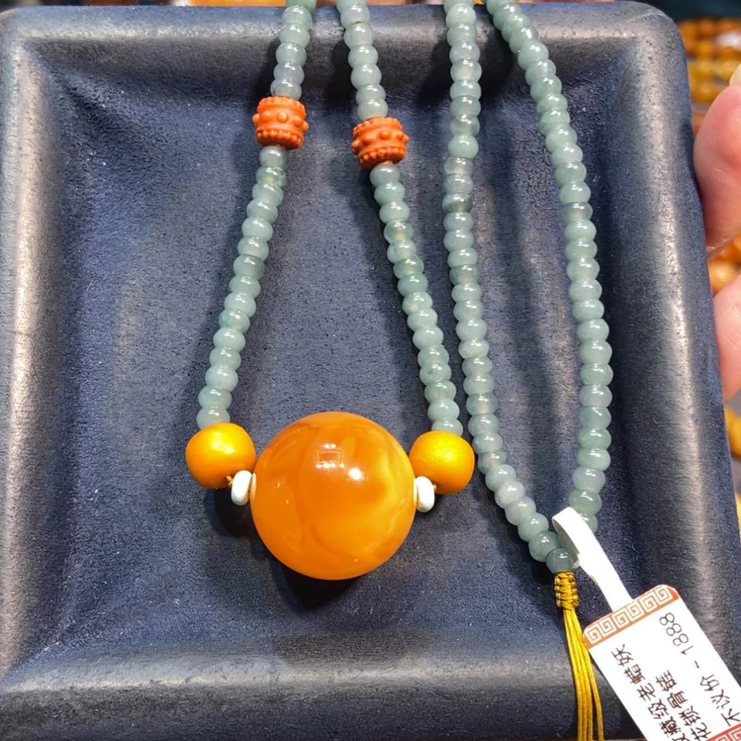 未镶嵌颈饰琥珀蜜蜡