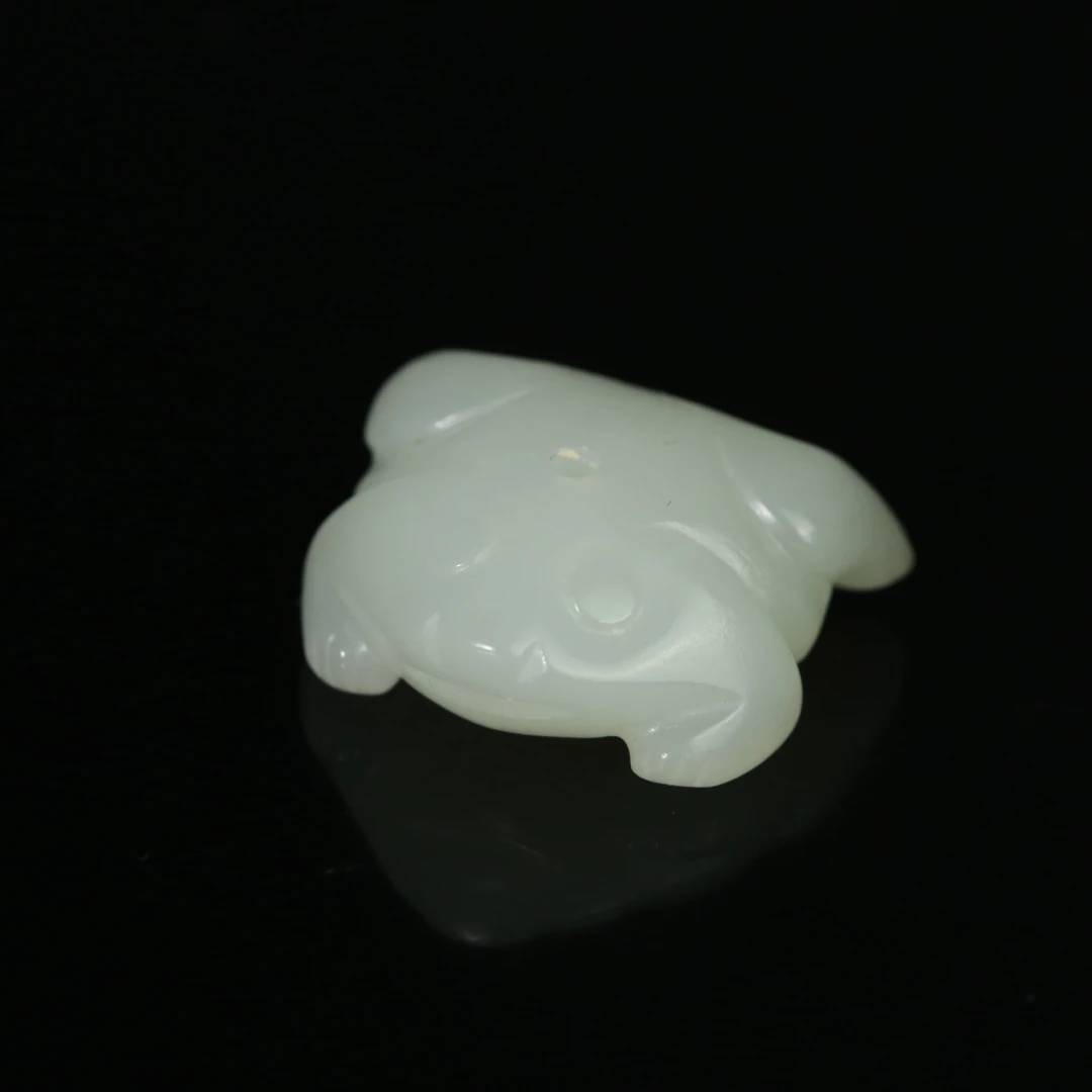 二十世纪和田玉蛙形佩饰WDZC2507021027