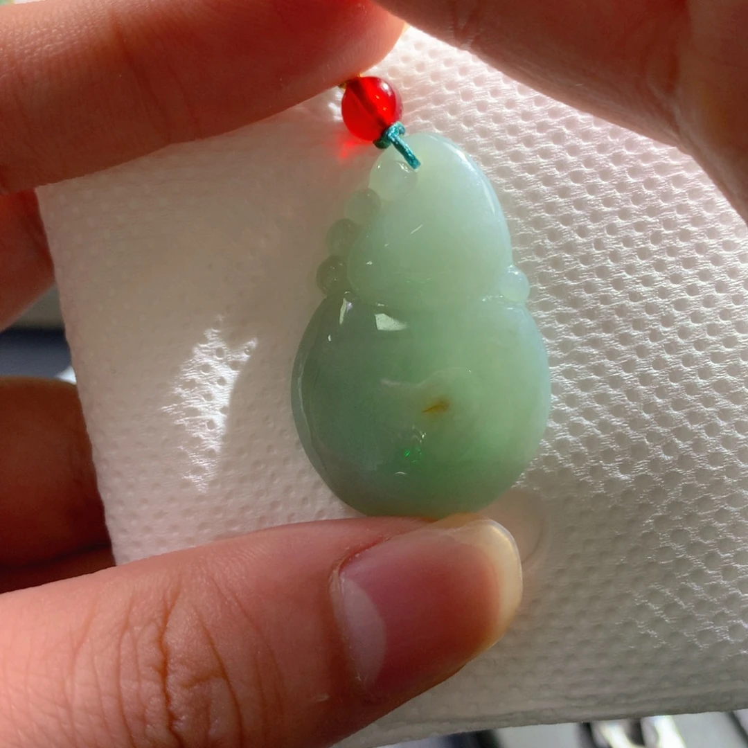 翡翠未镶嵌颈饰w了