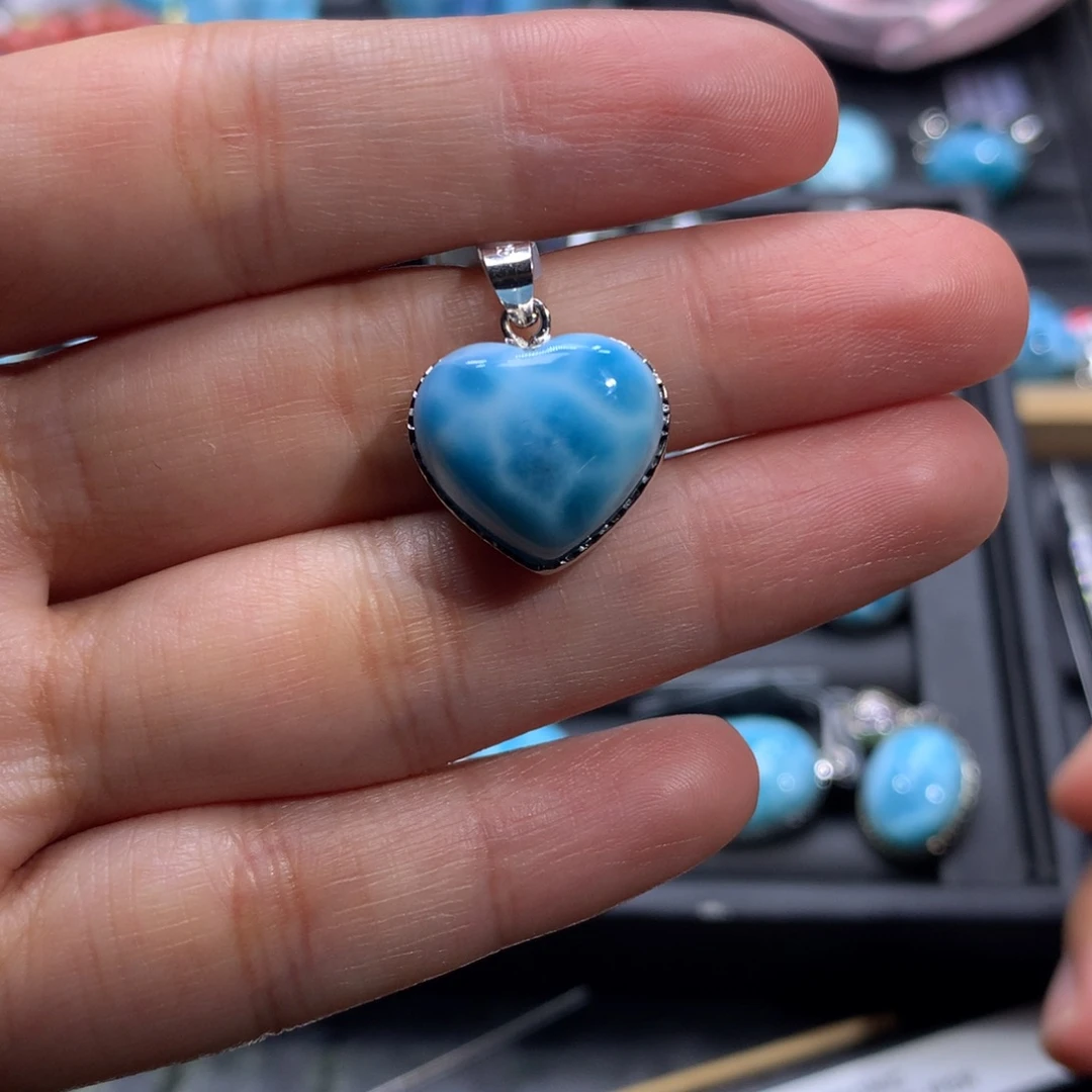 针钠钙石（海纹石）银S925镶嵌吊坠(不含链)爱心吊坠色差略异