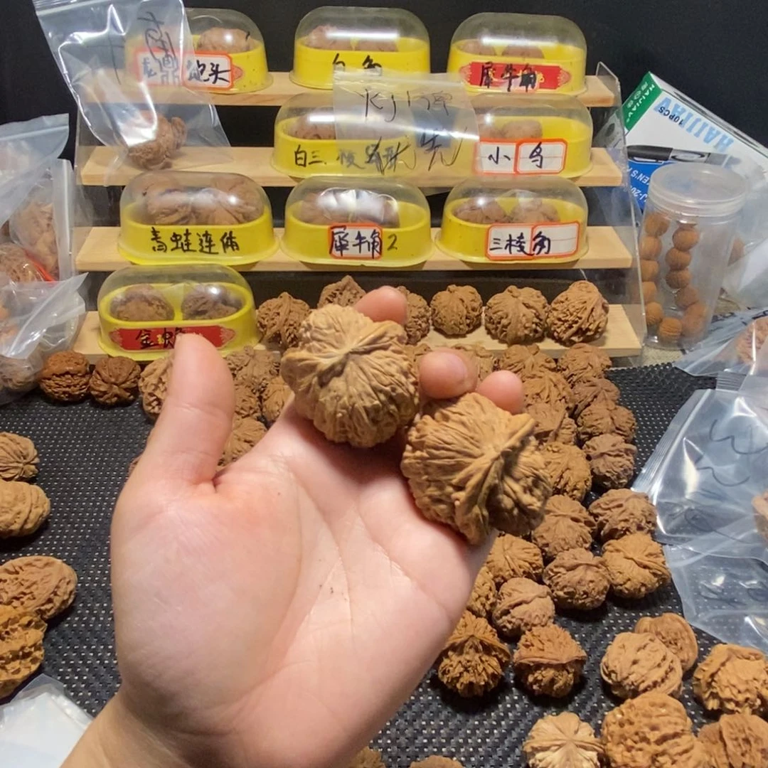 文玩核桃吊坠秋****?核桃异形