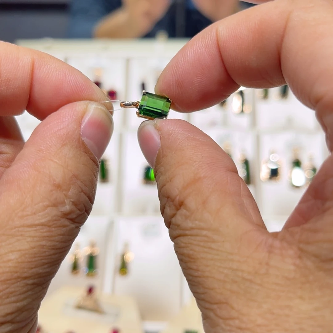 碧玺颈饰18K金镶嵌陆*