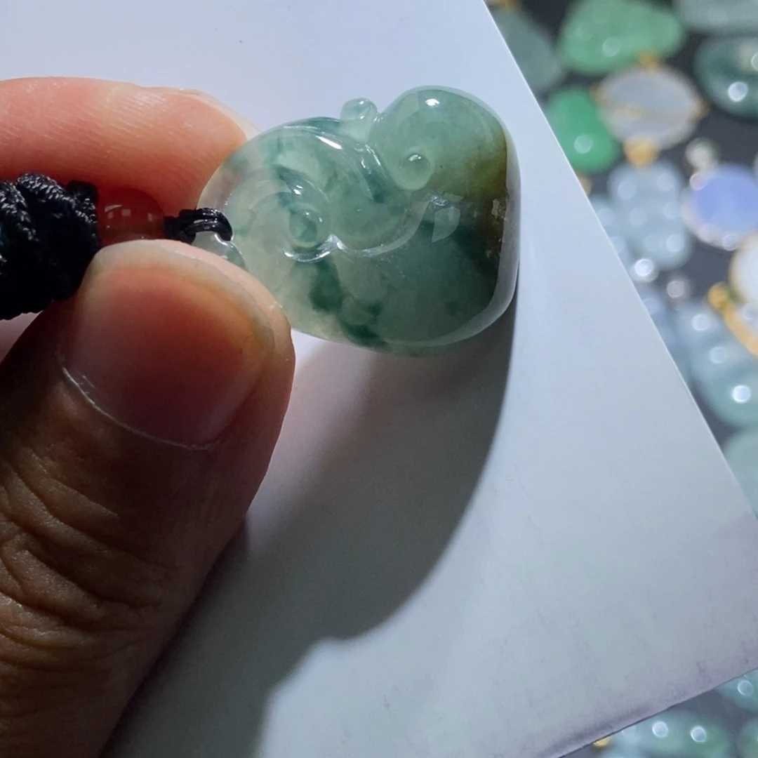 翡翠颈饰未镶嵌天然