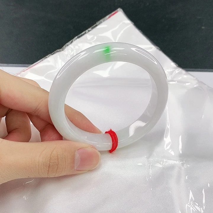 翡翠未镶嵌手镯圈58。40186