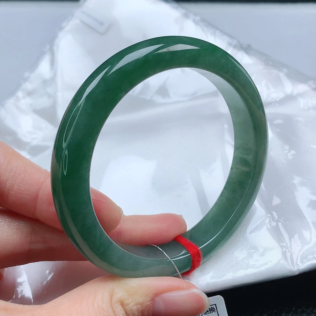 翡翠手镯未镶嵌58圈