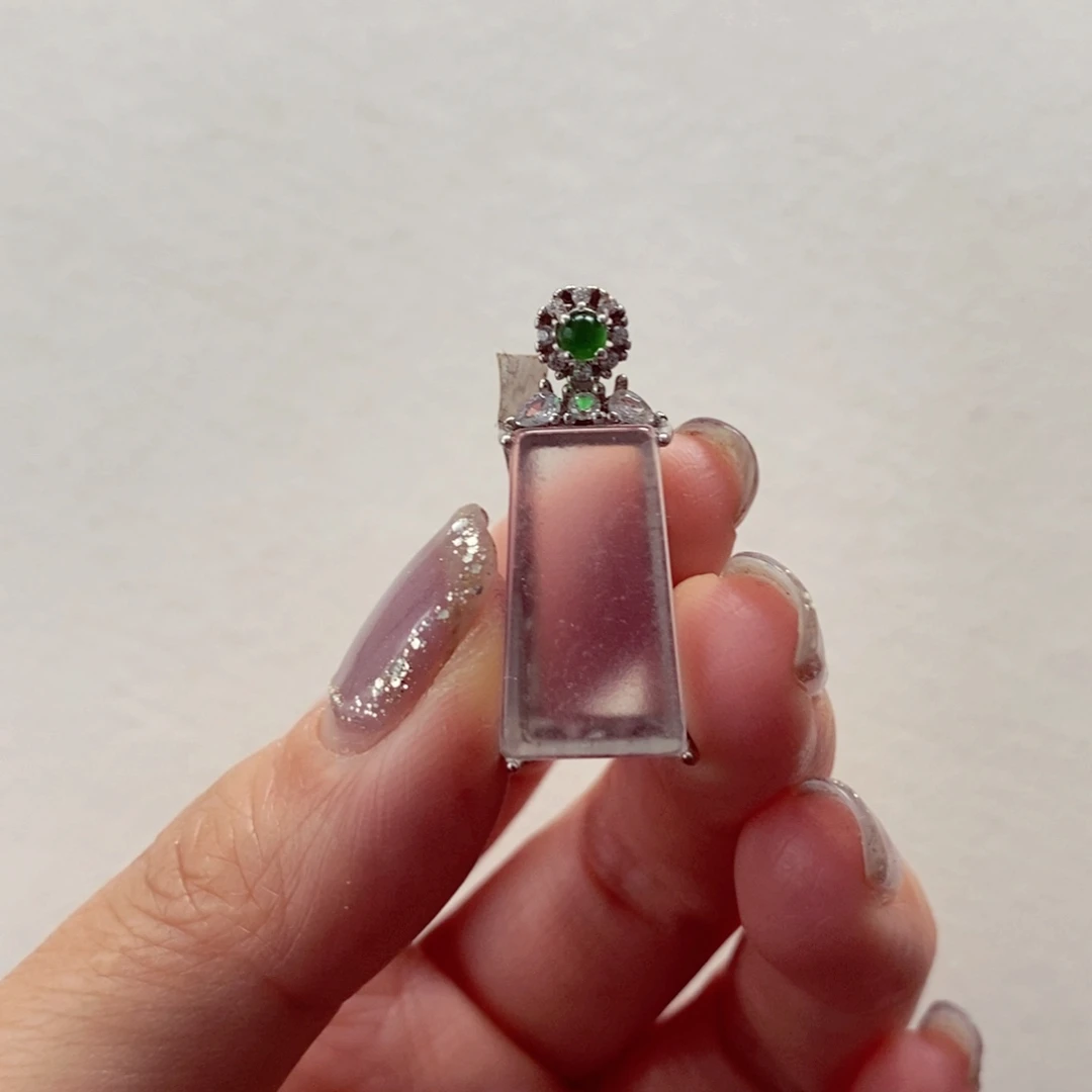 石英质玉未镶嵌颈饰