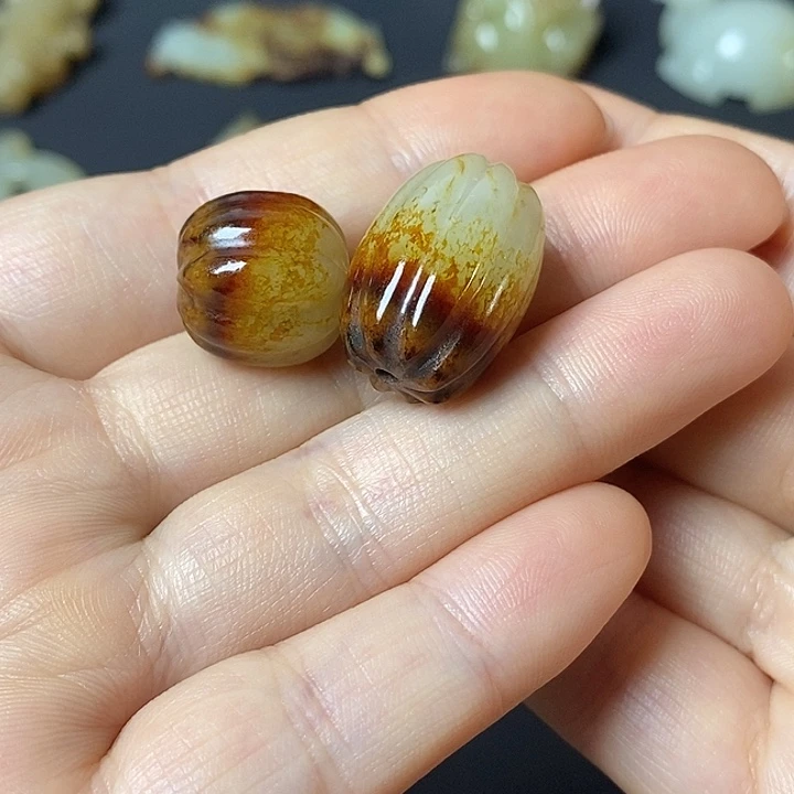 和田玉（糖玉）未镶嵌车挂鉴****）