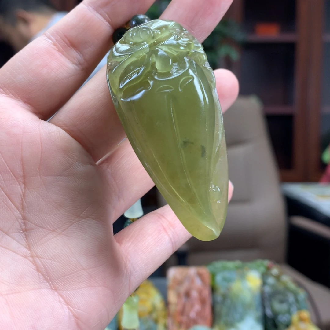 合金蛇纹石玉颈饰