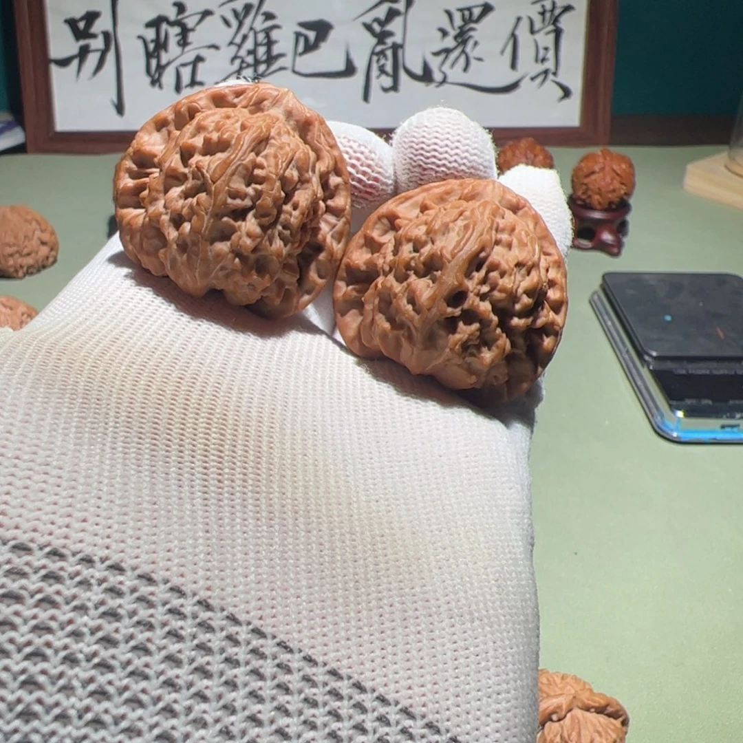 文玩核桃把件39白狮子桃心桩