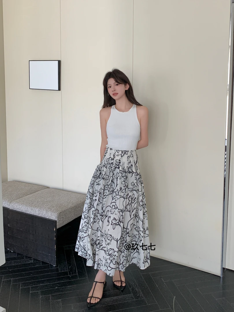 玖七七 / 浪漫花卉印花显瘦半身裙大裙摆优雅长裙女装