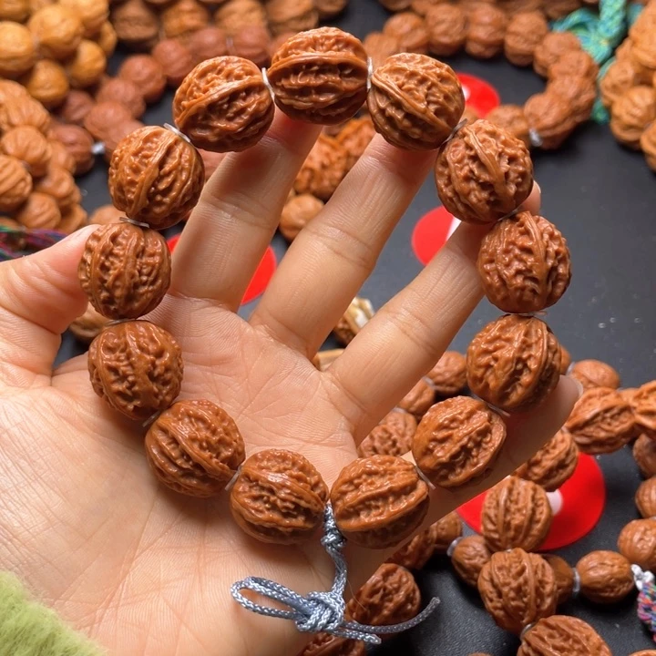 文玩核桃吊坠玖****制密纹八棱