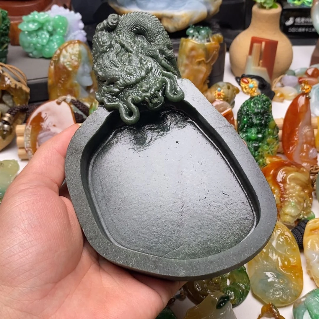 颈饰未镶嵌翡翠一