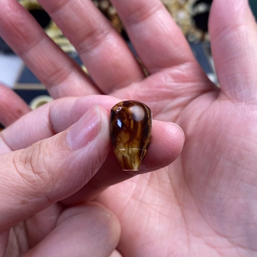 蜜蜡未镶嵌裸石沁色虎皮纹三通11.2