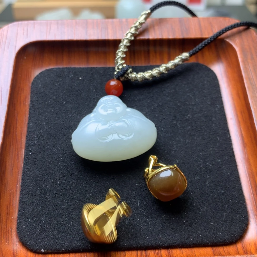 和田玉颈饰未镶嵌随***?佛公糖耳钉