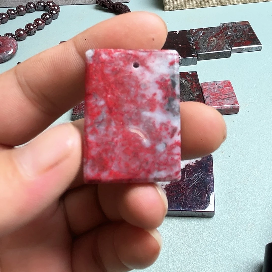 王****9天然朱砂辰石吊坠