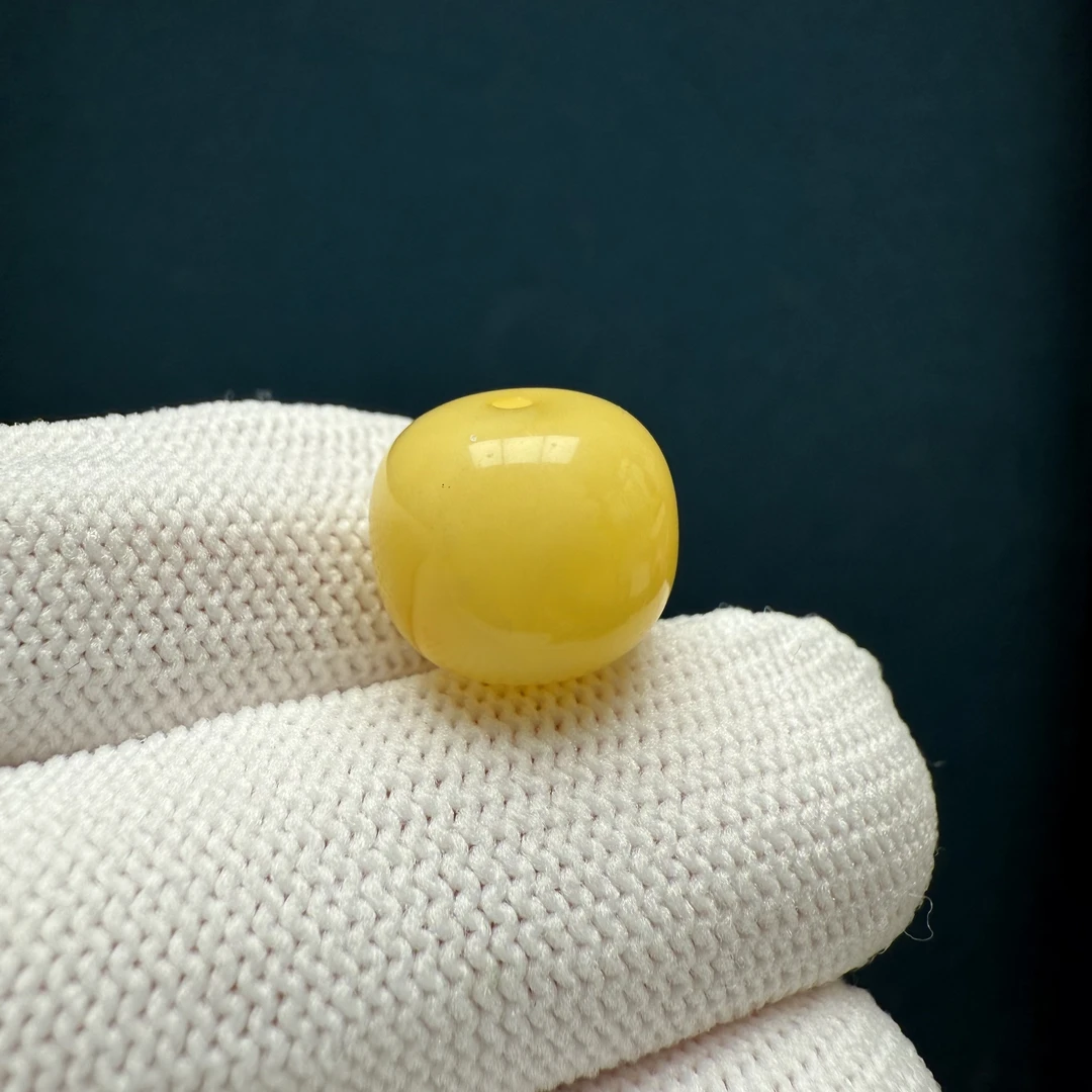 D1040天然原矿蜜蜡 【微瑕】老型12.7*11mm支持鉴定 假一罚十
