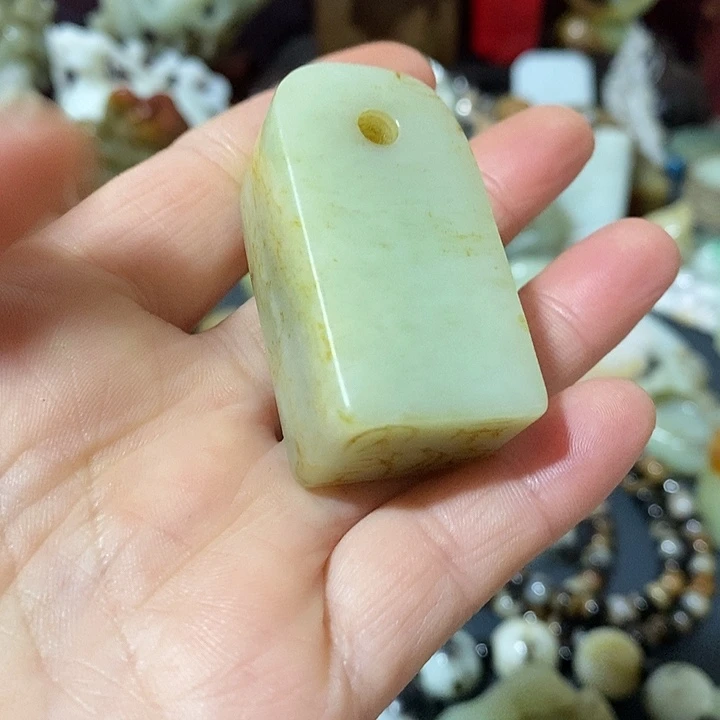 和田玉（糖玉）未镶嵌颈饰