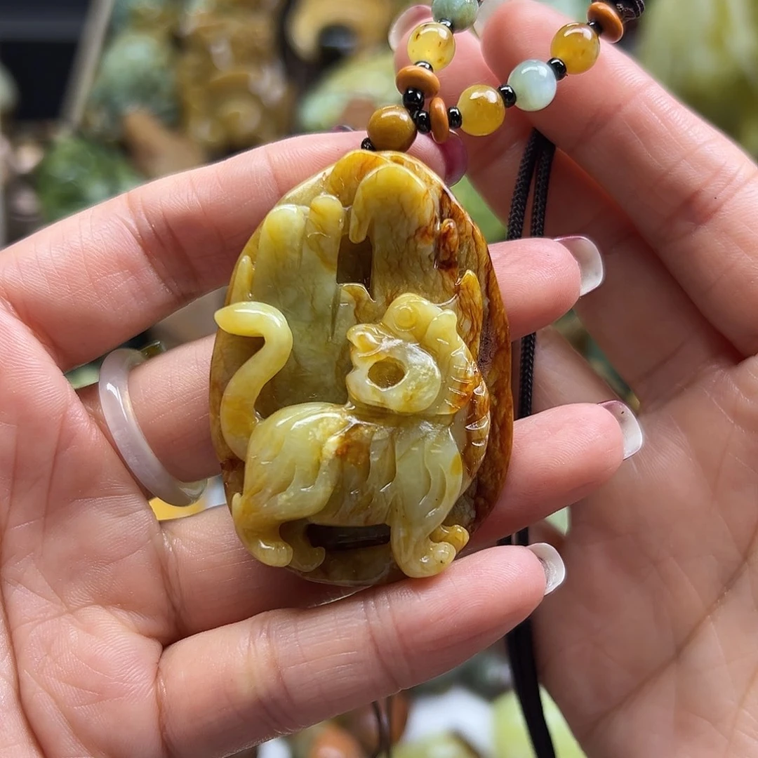 岫玉未镶嵌颈饰花玉王原皮老虎