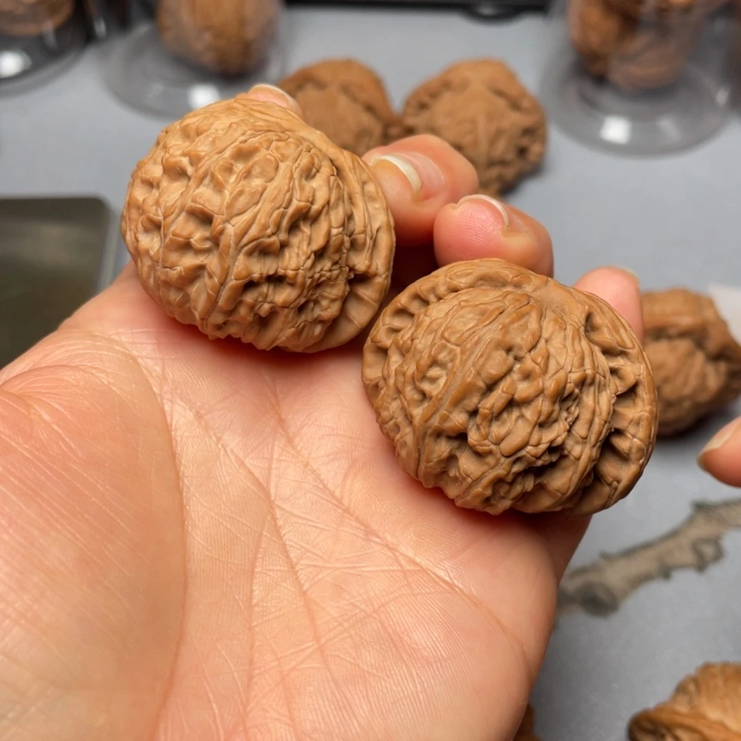 【闪购商品】文玩核桃吊坠闷白…………