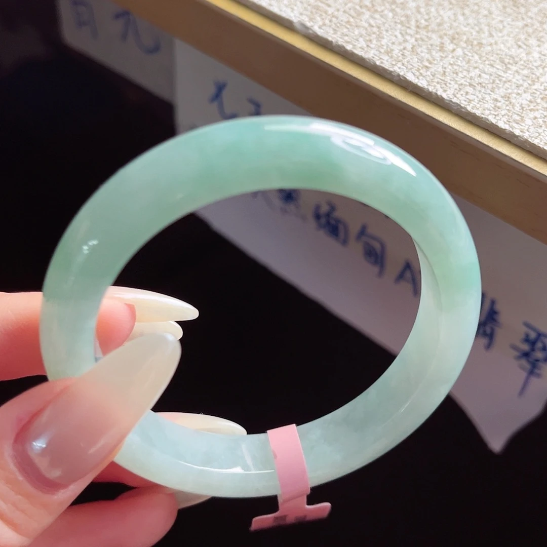未镶嵌手镯翡翠手镯