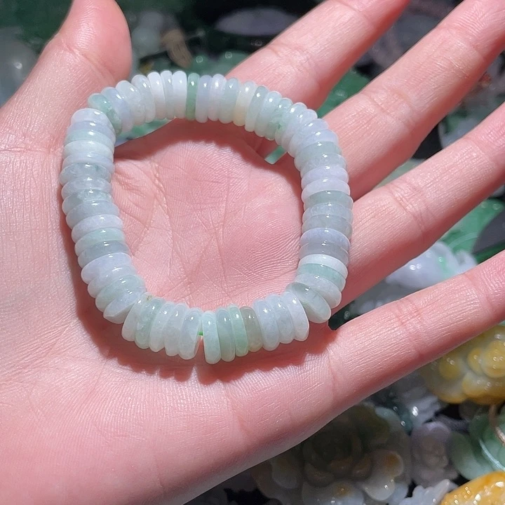 颈饰未镶嵌翡翠柒天