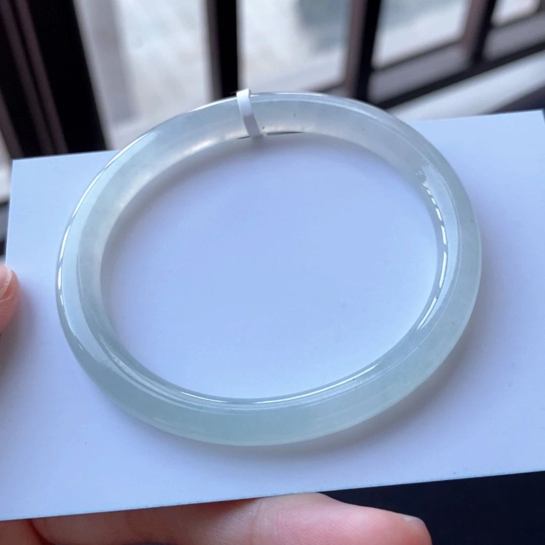 翡翠未镶嵌手镯52.5贵圆白月光